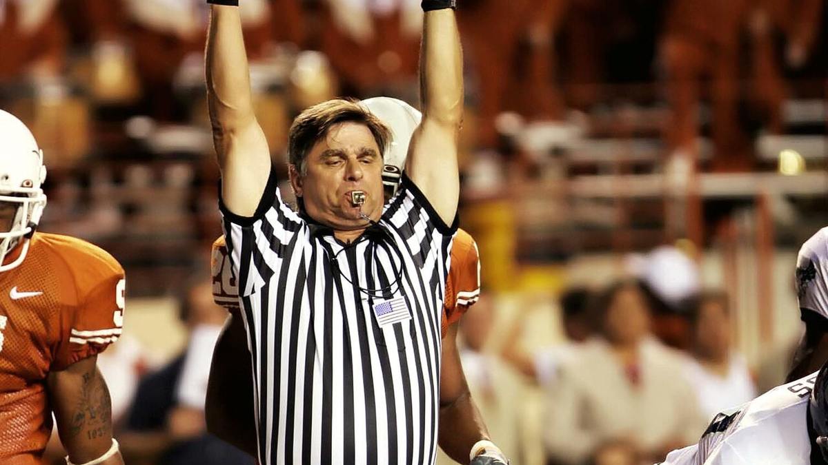 How Much Do NFL Referees Make? About $350,000 a Year   for a Part-Time Job