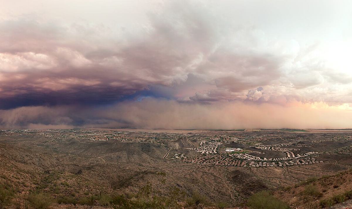 A wall of dust rolling across the Phoenix valley during the 2011 haboob